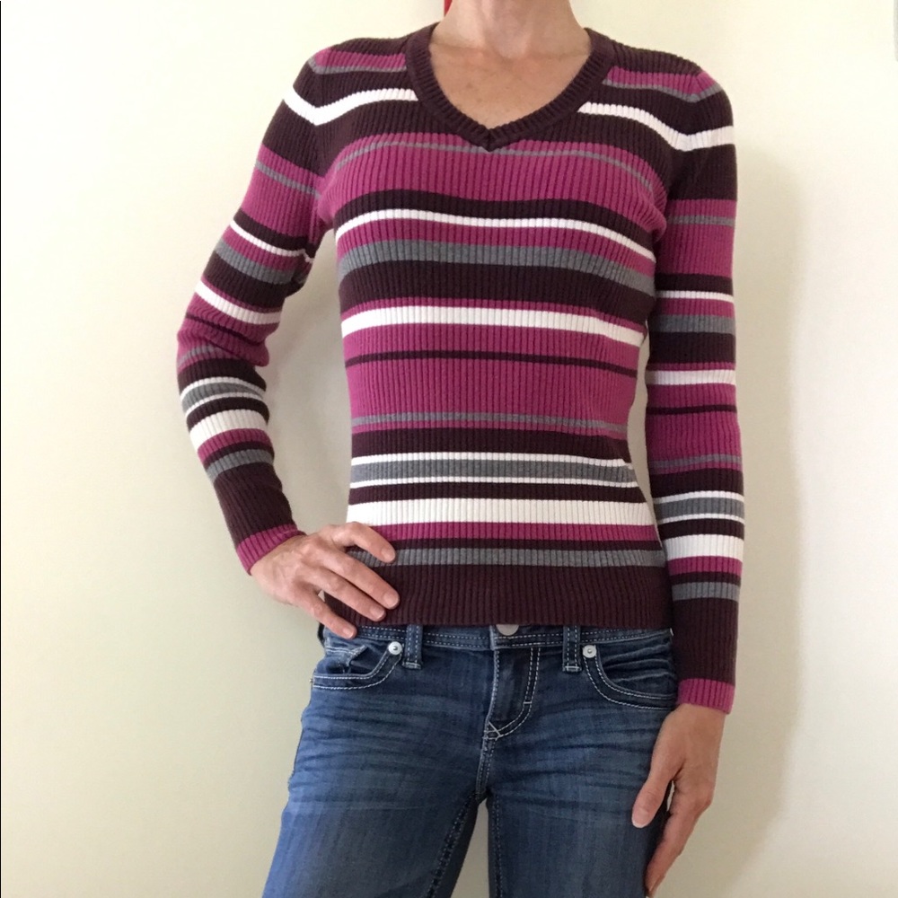 LIKE NEW St. John’s Bay Classic Sweater - Picture 2 of 6
